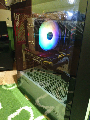 kompiuter-v-idealnom-sostoianii-prakticeski-novyi-liubye-proverki-big-1