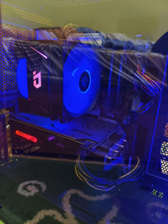 igrovoi-kompiuter-v-idealnom-sostoianii-prakticeski-novyi-big-2