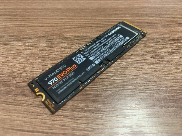 970-evo-plus-nvme-m2-ssd-250gb-big-0
