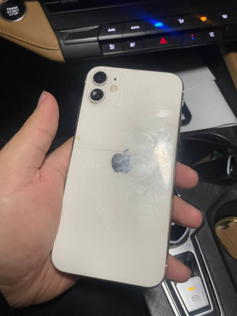aifon-11-akkum-72-128-gb-minusy-na-foto-srocno-big-0