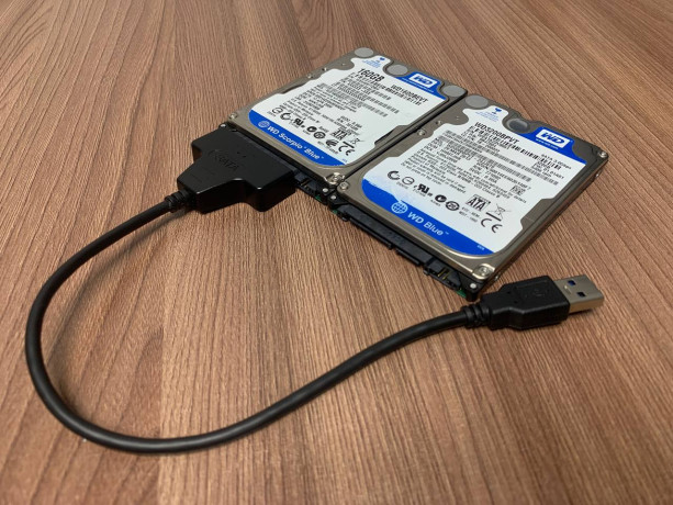 prodam-odnim-lotom-dva-malenkix-zestkix-diska-firmy-western-digital-na-320-i-160gb-ne-znaiu-mozet-big-1