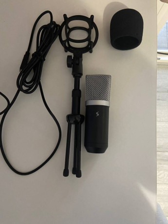 prodam-usb-mikrofon-stagg-sum40-prais-15000-rabotaet-otlicno-ne-ronialsia-defektov-net-v-komplek-big-0