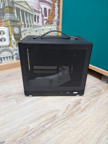 prodam-korpus-shiny-snake-g200-mini-itx-vmeshhaet-v-sebia-atx-bp-bolsoi-kuler-videokartu-do-275mm-big-2