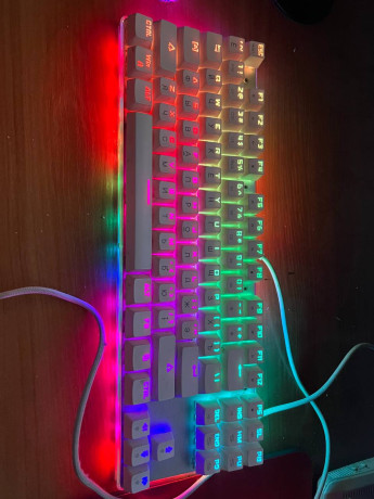 prodam-klaviaturu-almaty-big-0