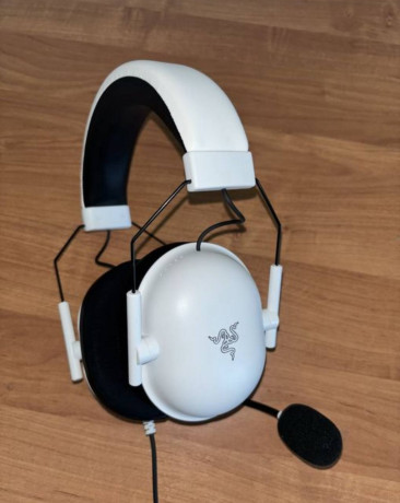 prodam-almaty-prodam-nausniki-razer-black-shark-v2-sostoianie-xorosee-cena-7k-big-0