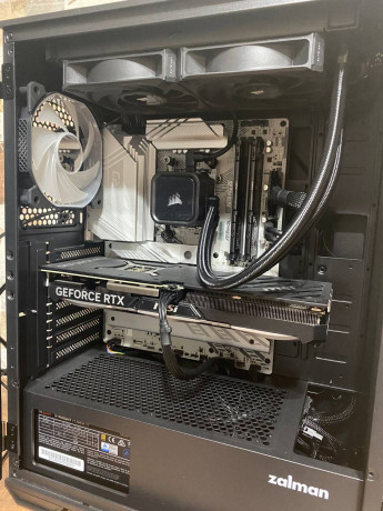 processor-amd-ryzen-7-9700x-big-0