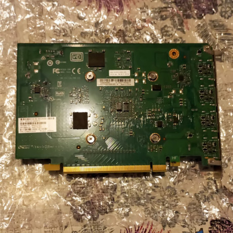 professionalnaia-videokarta-hp-quadro-m2000-4gb-big-1