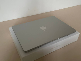 macbook-13-m2-8256