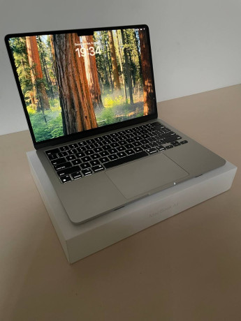 macbook-13-m2-8256-big-1