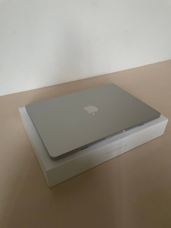 macbook-13-m2-8256-big-0