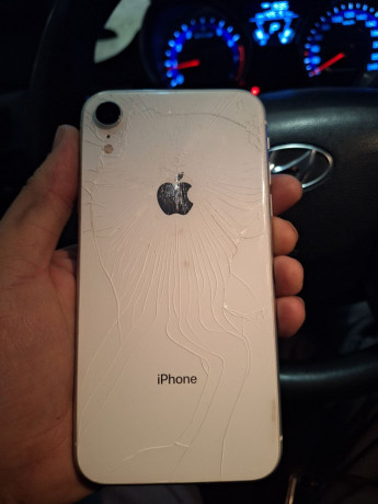 iphone-xr-64gb-big-3