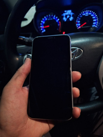 iphone-xr-64gb-big-2