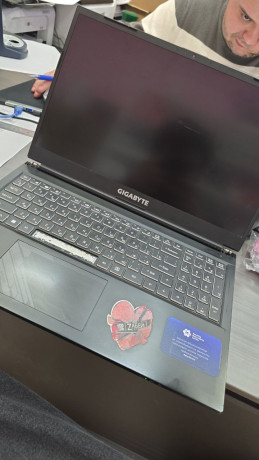 prodam-noutbuk-gigabyte-g5-big-0