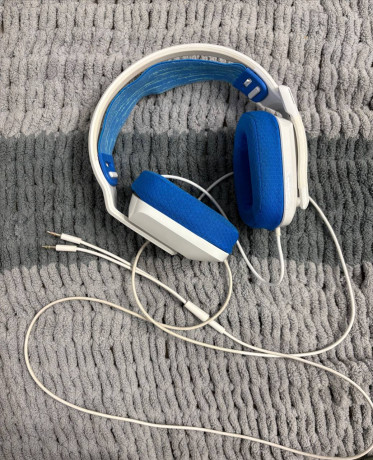 nausniki-logitech-335-big-0