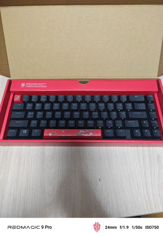 prodam-klaviaturu-hyperx-alloy-origins-65-big-3