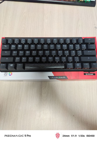 prodam-klaviaturu-hyperx-alloy-origins-60-big-3