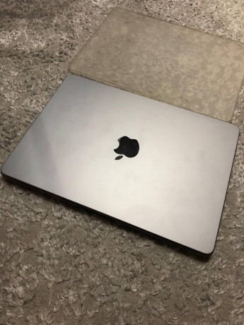 prodam-macbook-air-13-m3-256gb-ssd-8gb-big-1