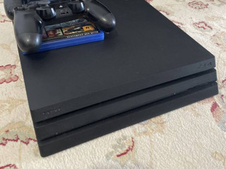 ps4-pro-na-1tb-s-igrami