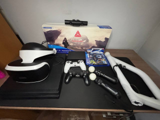 prodam-ps4-pro-polnyi-komplekt-pod-vr-i-akaunt-s-igrami