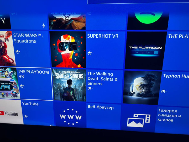 prodam-ps4-pro-polnyi-komplekt-pod-vr-i-akaunt-s-igrami-big-2