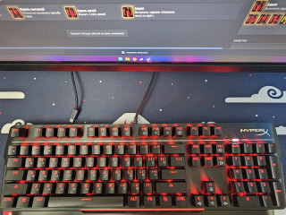 prodam-polnorazmernuiu-mexaniceskuiu-klaviaturu-hyperx-mkw100