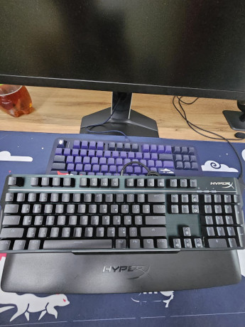 prodam-polnorazmernuiu-mexaniceskuiu-klaviaturu-hyperx-mkw100-big-1