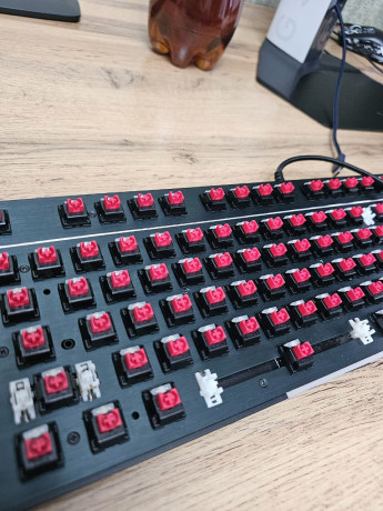 prodam-polnorazmernuiu-mexaniceskuiu-klaviaturu-hyperx-mkw100-big-3