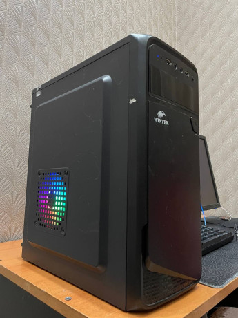 igrovoi-kompiuter-v-idealnom-sostoianii-s-novym-cistym-windows-10-pro-big-0