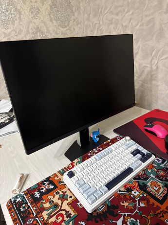 redmi-g24-240hz-na-ustoicivoi-nozke-big-0