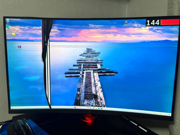 monitor-asus-rog-xg32vq-big-2