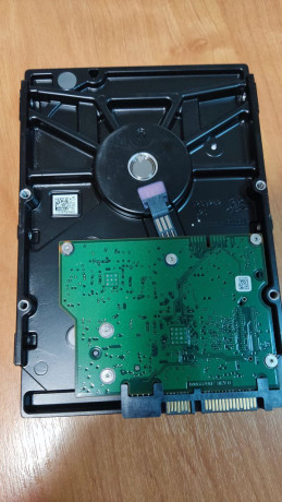 prodam-zestkie-diski-seagate-2000gb-po-8000tg-big-1
