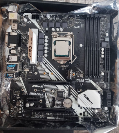 prodam-komplekt-i5-9400f-s-mat-platoi-b365m-pro4-f-i-ozu-8gb-3200hz-v-komplekte-zagluska-i-boksovyi-big-0