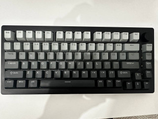 prodam-klaviaturu-monsgeek-m1-wireless-svitci-akko-cream-yellow-v3