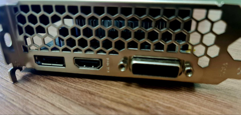 videokarta-palit-gtx-760-2gb-v-otlicnom-sostoianii-ne-sumit-i-ne-greetsia-big-2