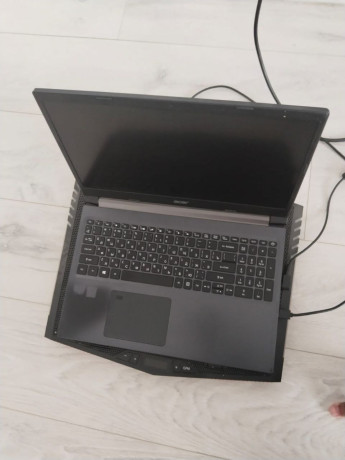 acer-aspire-7-a715-42g-big-2