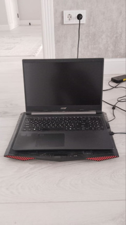 acer-aspire-7-a715-42g-big-4