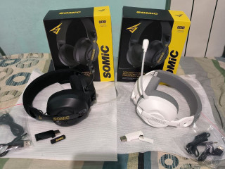 igrovye-nausniki-somic-ch301-na-fone-drugix-analogovo-vydeliaetsia-mikrofonom-on-zdes-gorazdo-lucse
