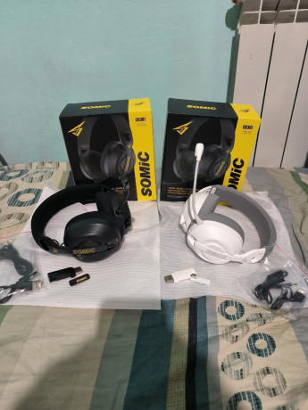 igrovye-nausniki-somic-ch301-na-fone-drugix-analogovo-vydeliaetsia-mikrofonom-on-zdes-gorazdo-lucse-big-0