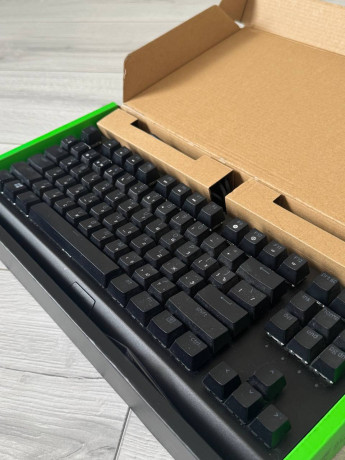 prodaiu-igrovuiu-klaviaturu-tenkeyless-v3-big-1