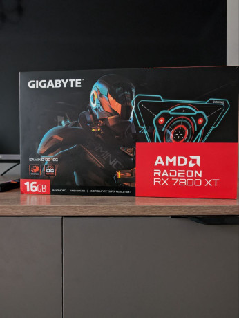 videokarta-gigabyte-rx7800-xt-big-0