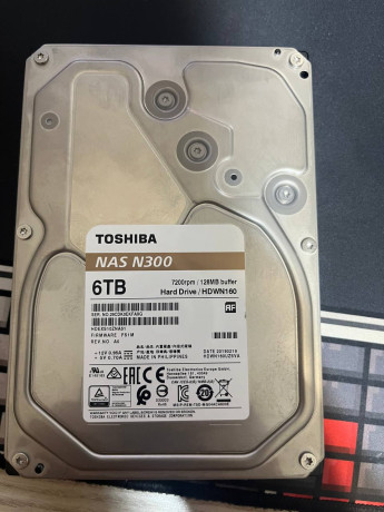 zestkii-disk-toshiba-nas-6tb-s-malenkim-pobegom-mense-goda-big-0