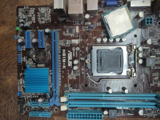 prodaetsia-materinskaia-plata-na-sokete-1155-processor-i-3-3220-vse-vmeste