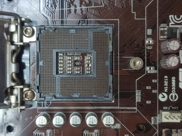 prodaetsia-materinskaia-plata-na-sokete-1155-processor-i-3-3220-vse-vmeste-big-1