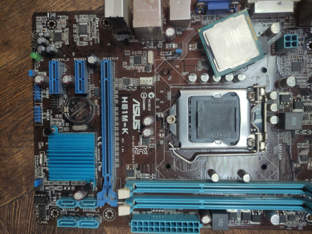 prodaetsia-materinskaia-plata-na-sokete-1155-processor-i-3-3220-vse-vmeste-big-0