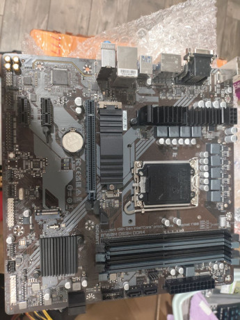 gigabyte-b760-ds3h-ddr4-bez-zagluski-1st-30000k-big-0