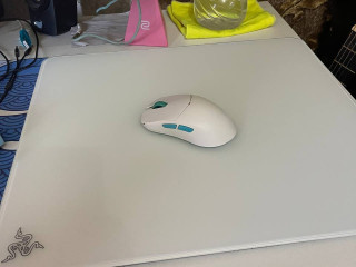 steklopad-razer-atlas-iz-zakalennogo-stekla-sostoianie-idealnoe-v-rodnoi-korobke
