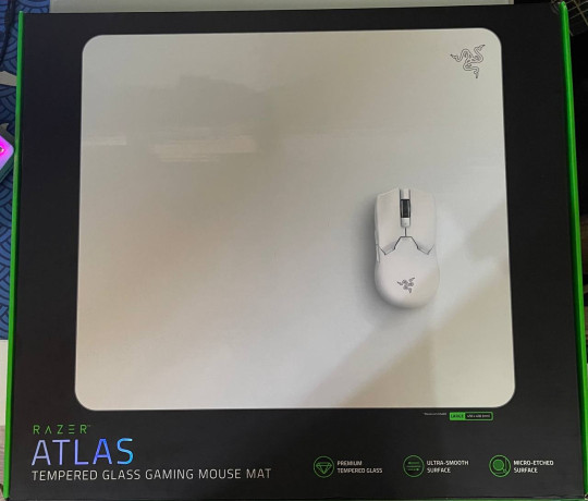 steklopad-razer-atlas-iz-zakalennogo-stekla-sostoianie-idealnoe-v-rodnoi-korobke-big-1