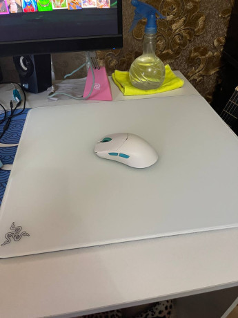 steklopad-razer-atlas-iz-zakalennogo-stekla-sostoianie-idealnoe-v-rodnoi-korobke-big-0