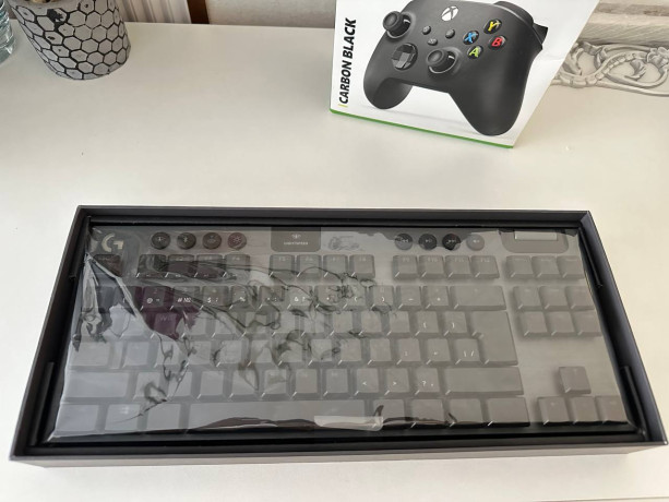 klaviaturu-logitech-g915-tkl-na-klacaiushhix-svitcax-v-otlicnom-sostoianii-vse-rabotaet-v-g-hub-otob-big-1