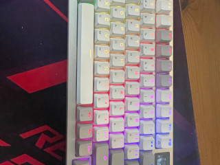prodaiu-igrovuiu-klaviaturu-asus-rog-azoth-otlicnoe-sostoianie-s-polnym-komplektom-problem-s-neiu-ne